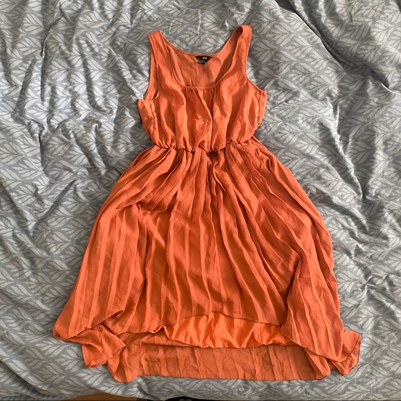 Dress - Picture 1 of 3